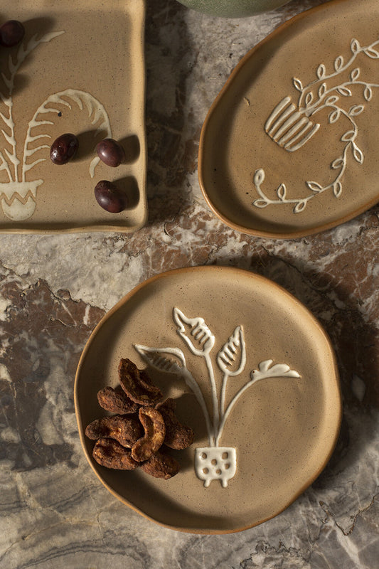 Hayseed Round Speckled Ceramic Serving Tray Set - Natural (Set of 4)