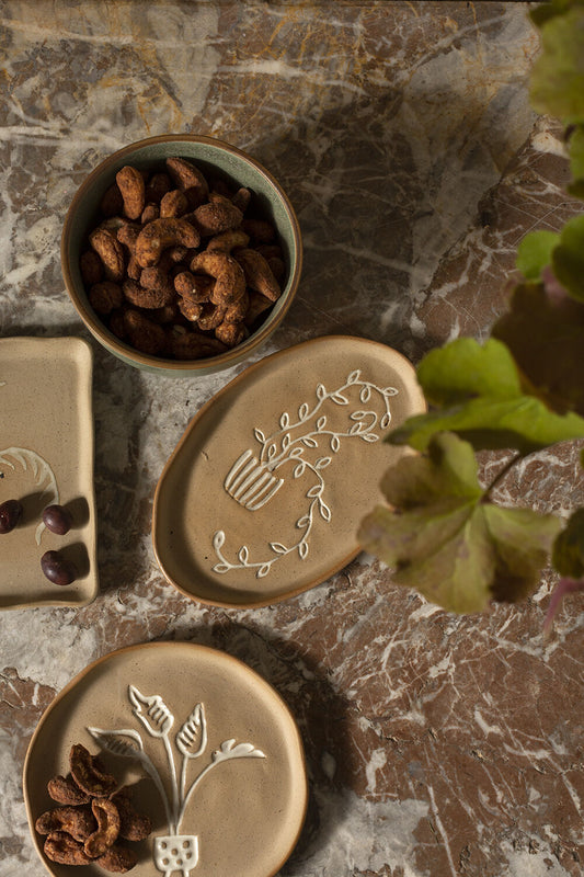 Hayseed Oval Speckled Ceramic Serving Tray Set - Natural (Set of 4)