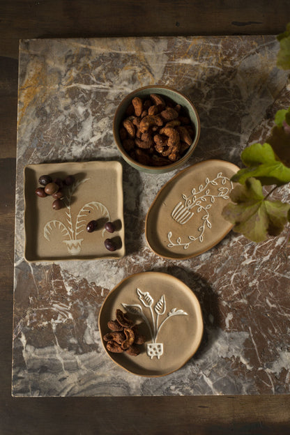 Hayseed Oval Speckled Ceramic Serving Tray Set - Natural (Set of 4)